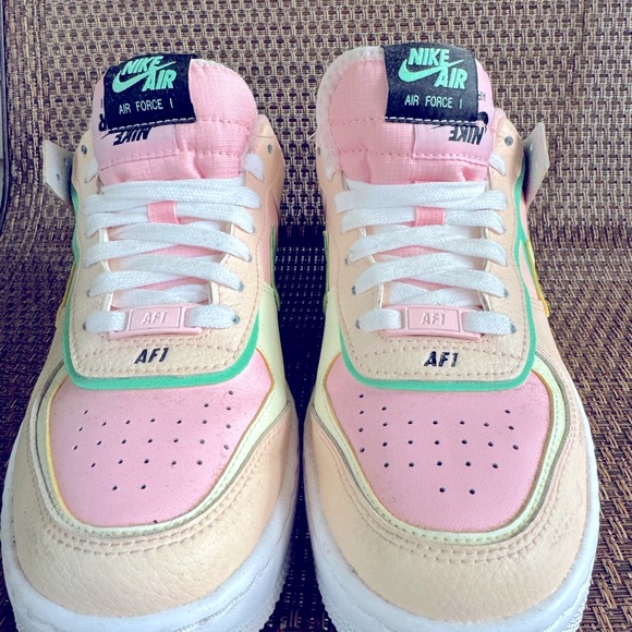 nike air force 1 - Picture 1 of 8